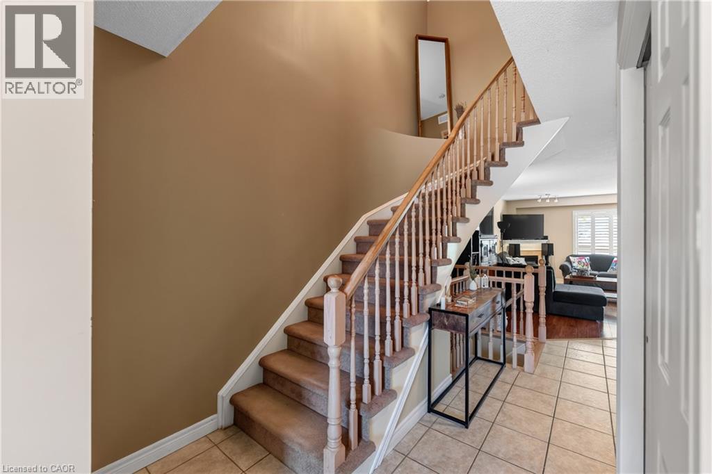 11 Elderberry Avenue, Grimsby, Ontario  L3M 5M9 - Photo 9 - 40857778