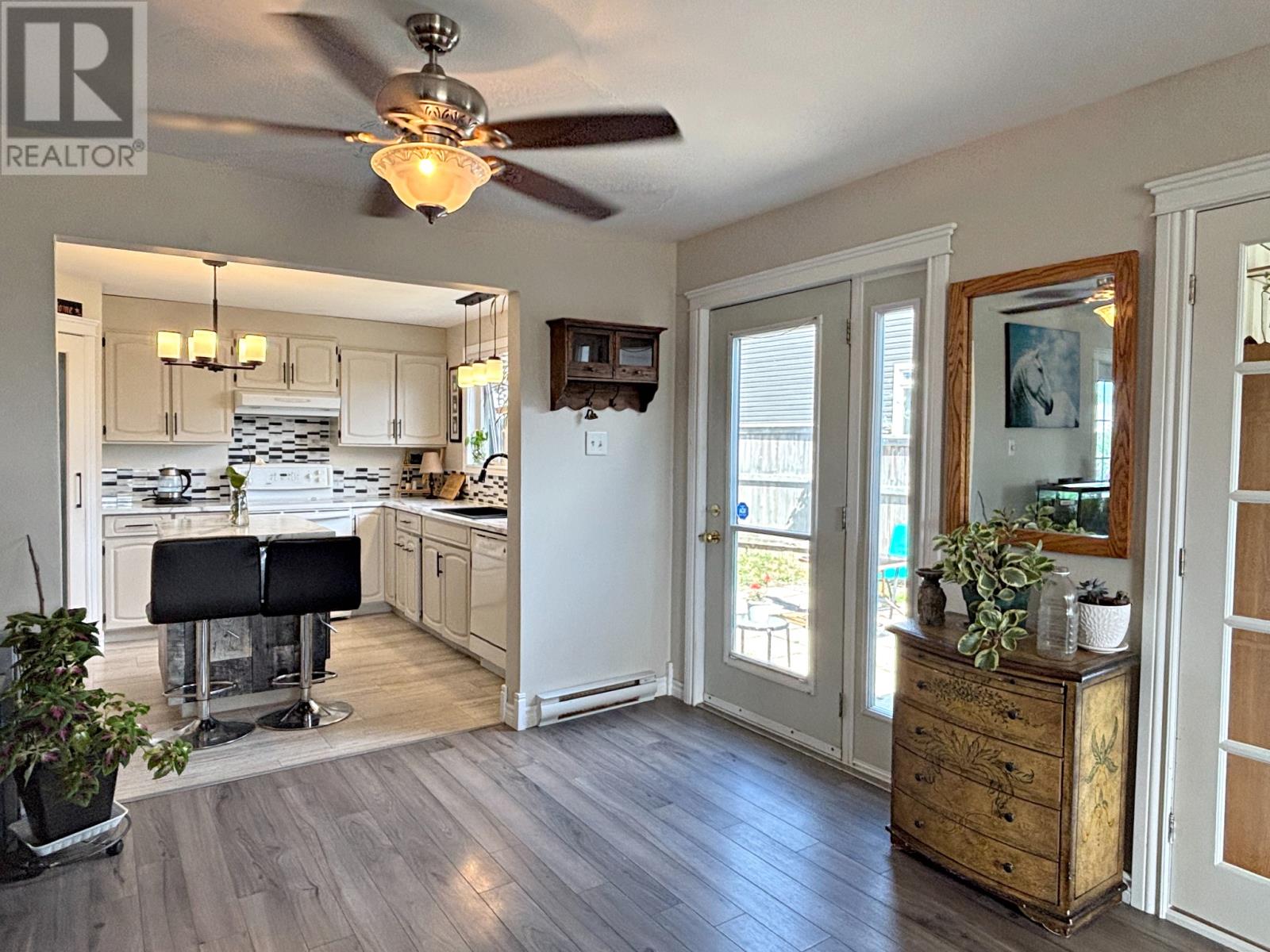 1748 Topsail Road, Paradise — photo 10