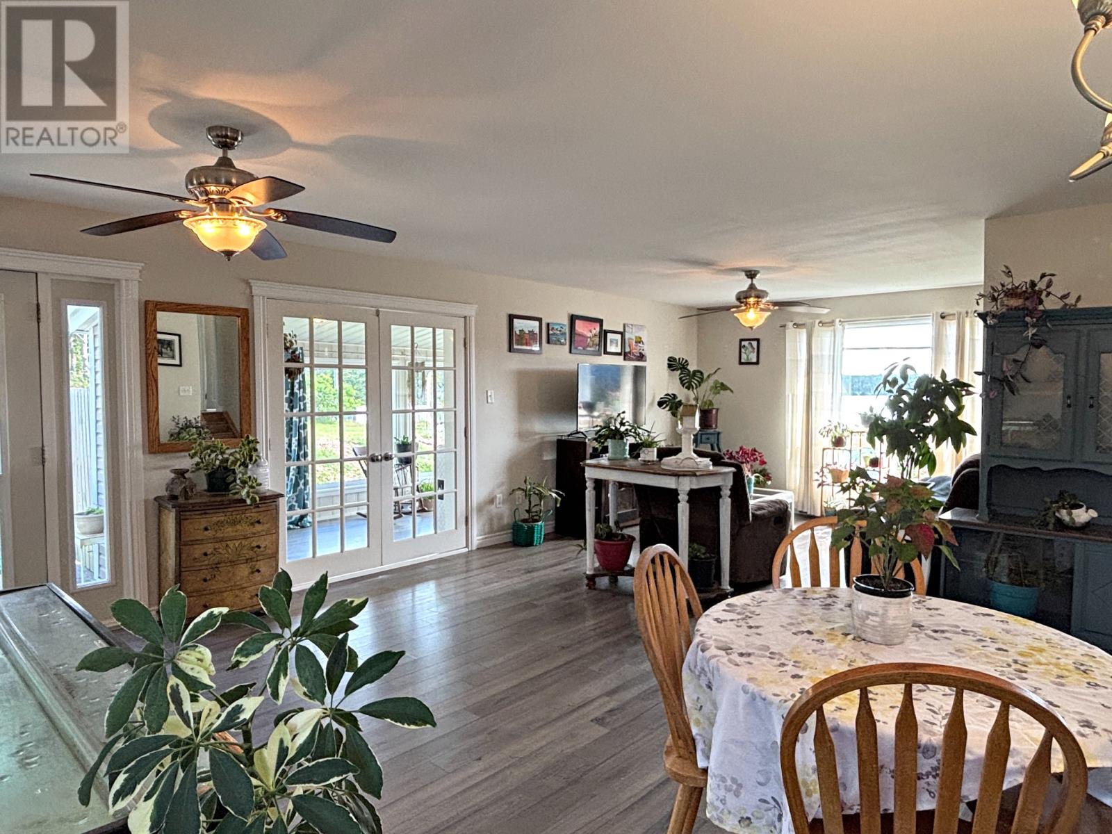 1748 Topsail Road, Paradise — photo 12