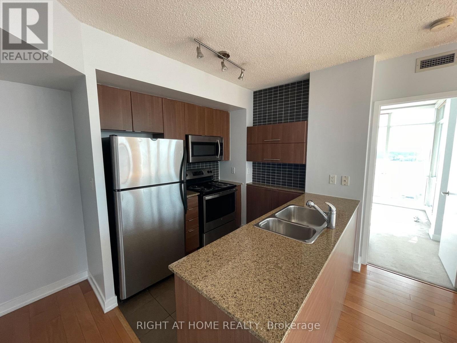 2615 - 11 Brunel Court, Toronto, Ontario  M5V 3Y3 - Photo 10 - C13716738