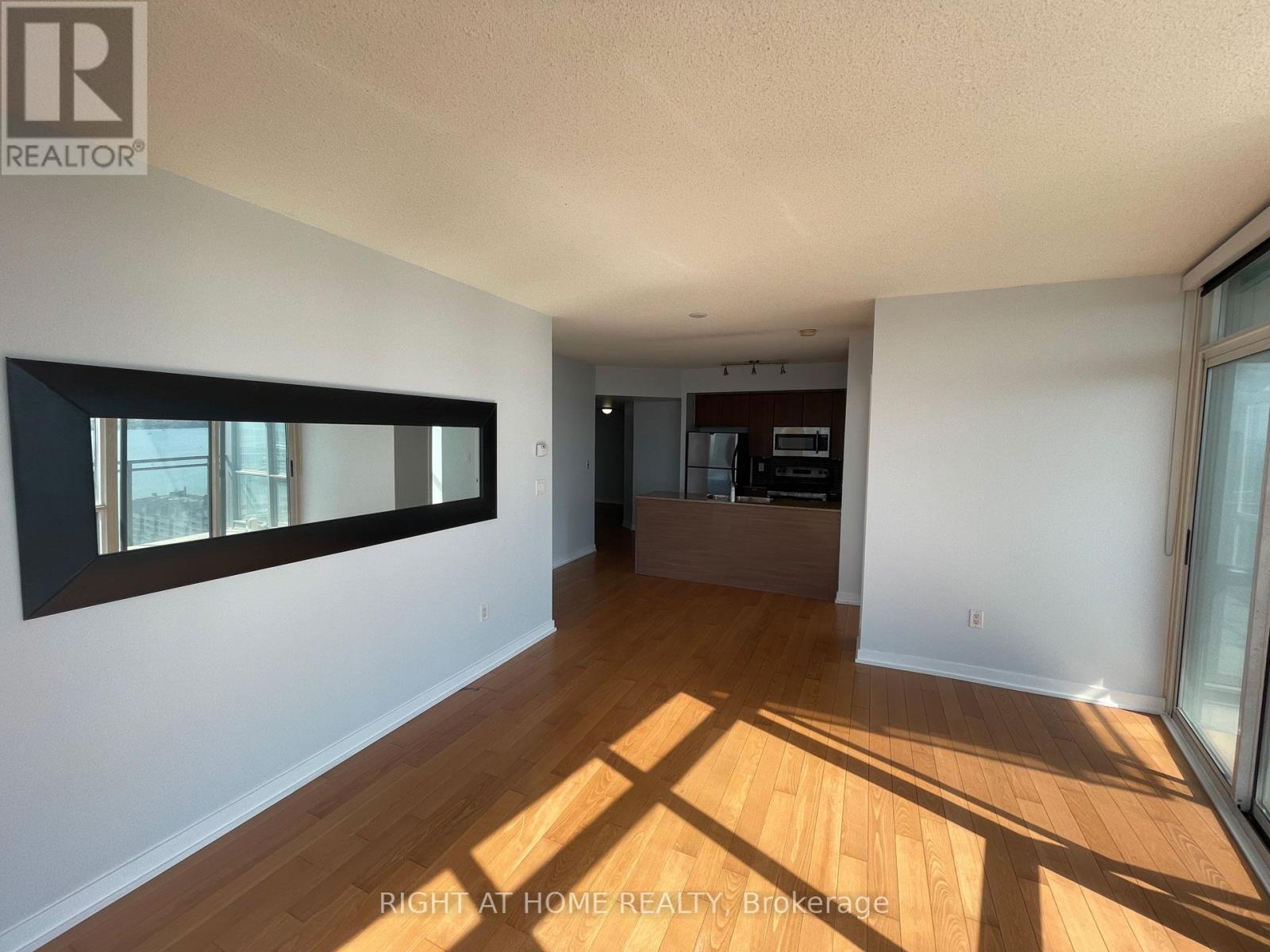 2615 - 11 Brunel Court, Toronto, Ontario  M5V 3Y3 - Photo 17 - C13716738