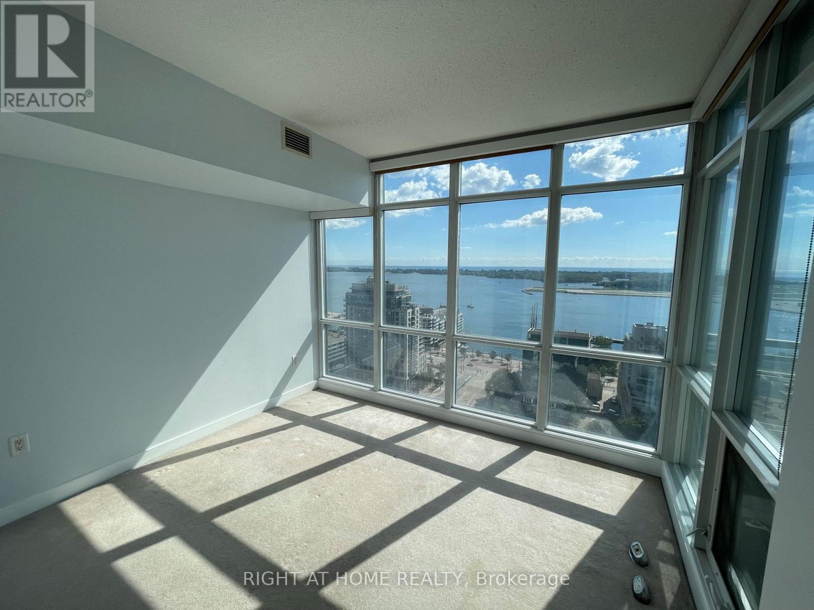 2615 - 11 Brunel Court, Toronto, Ontario  M5V 3Y3 - Photo 7 - C13716738
