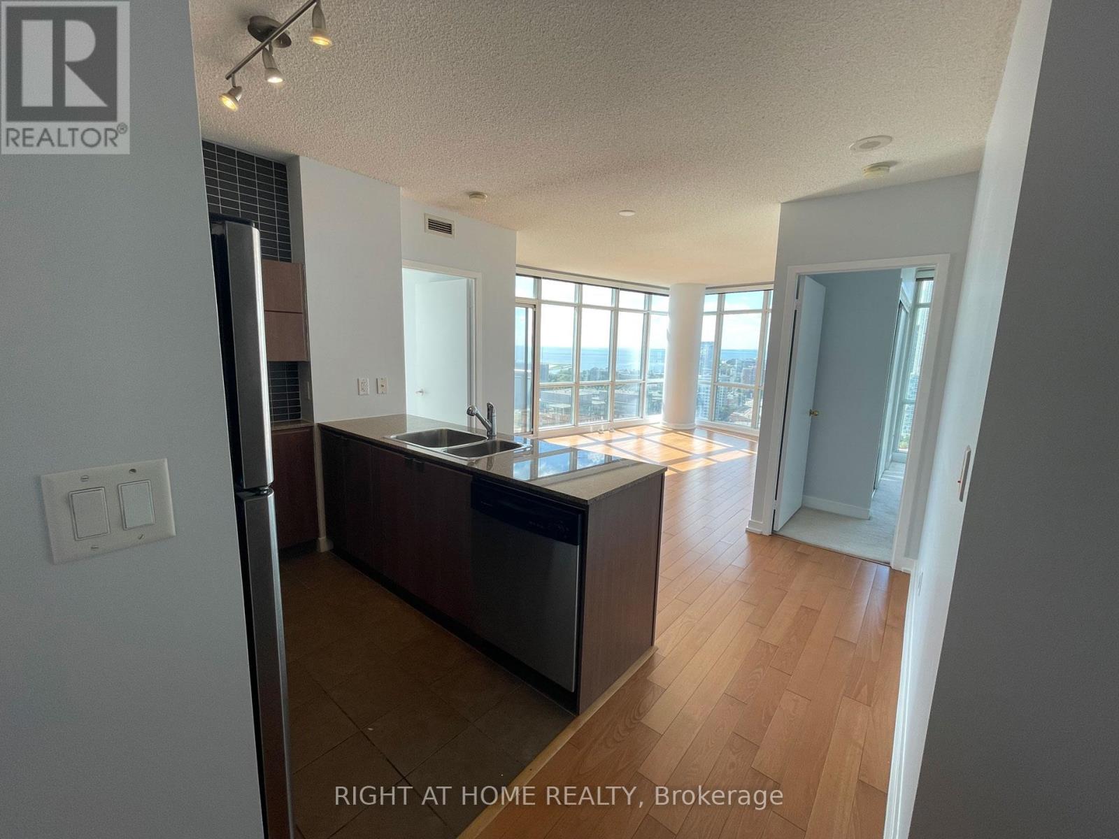 2615 - 11 Brunel Court, Toronto, Ontario  M5V 3Y3 - Photo 9 - C13716738