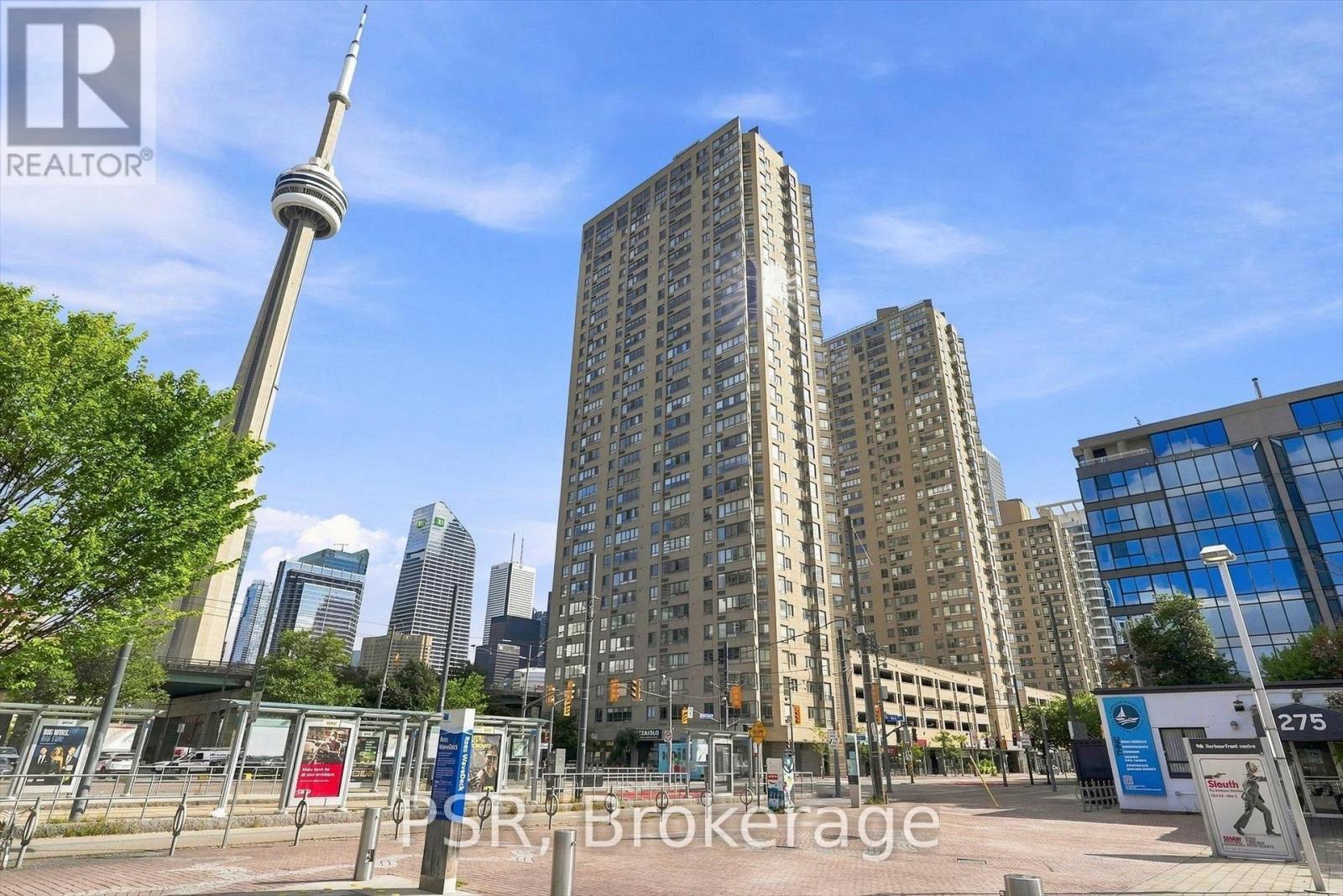 702 - 270 QUEENS QUAY W, Toronto, Ontario
