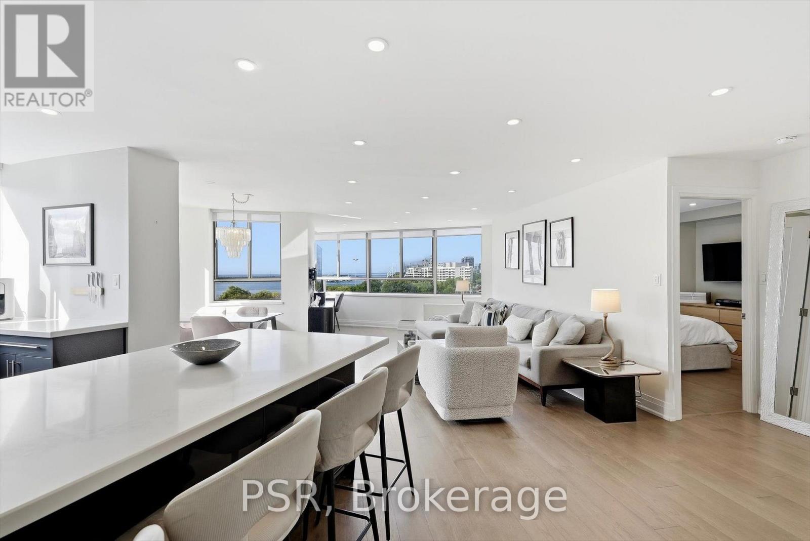 702 - 270 Queens Quay W, Toronto, Ontario  M5J 2N4 - Photo 3 - C13716768