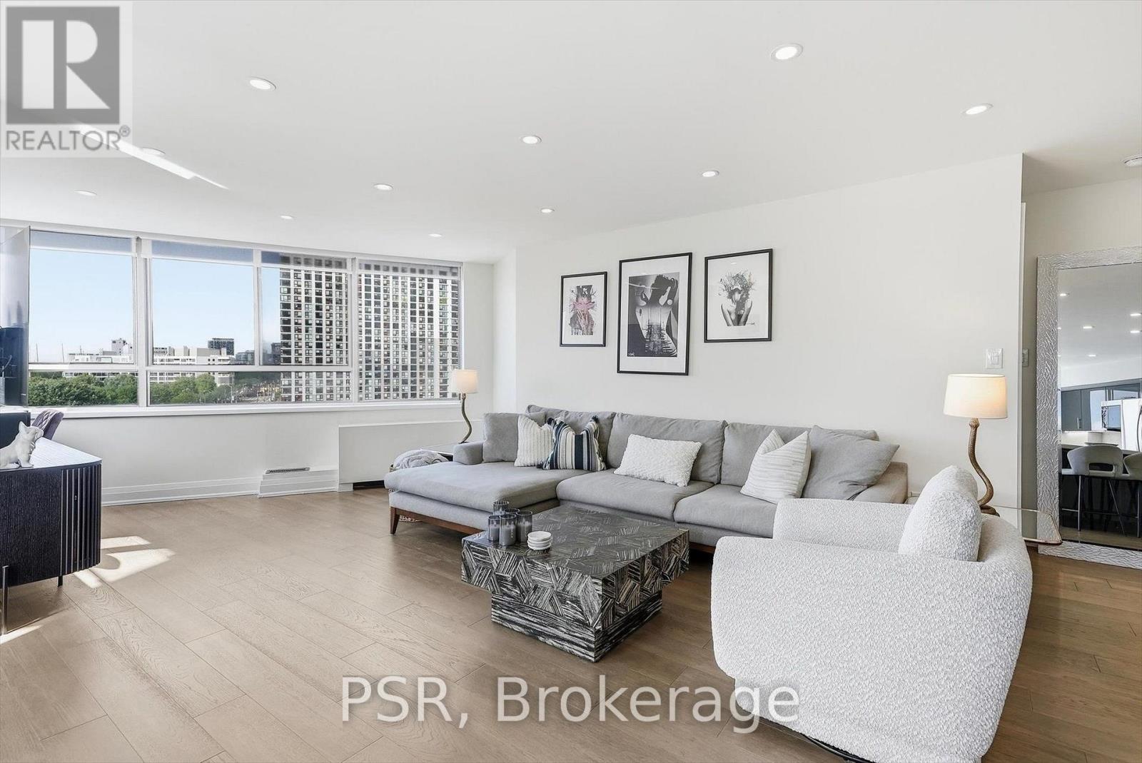 702 - 270 Queens Quay W, Toronto, Ontario  M5J 2N4 - Photo 8 - C13716768