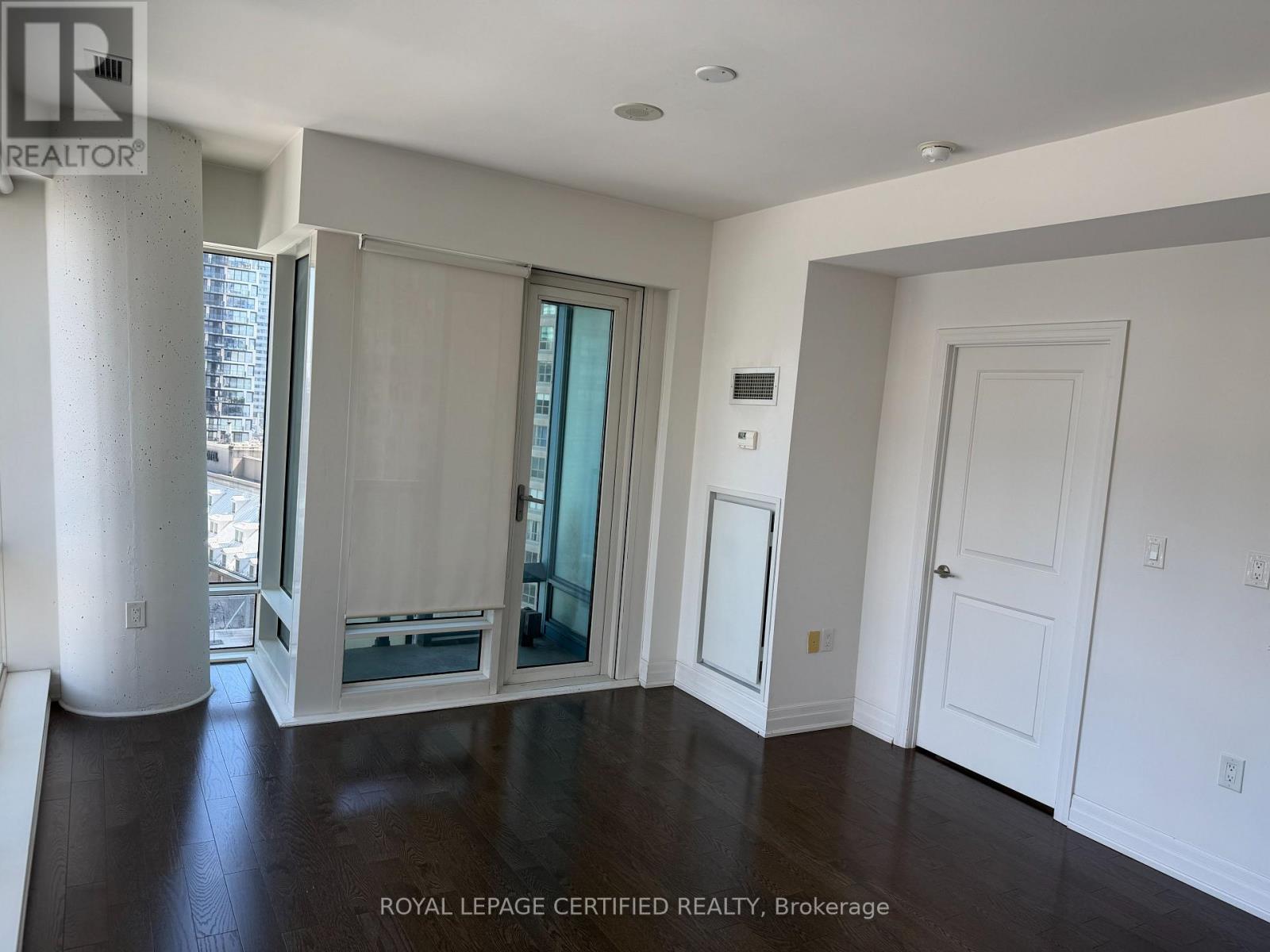 1308 - 8 The Esplanade, Toronto, Ontario  M5E 0A6 - Photo 11 - C13716808