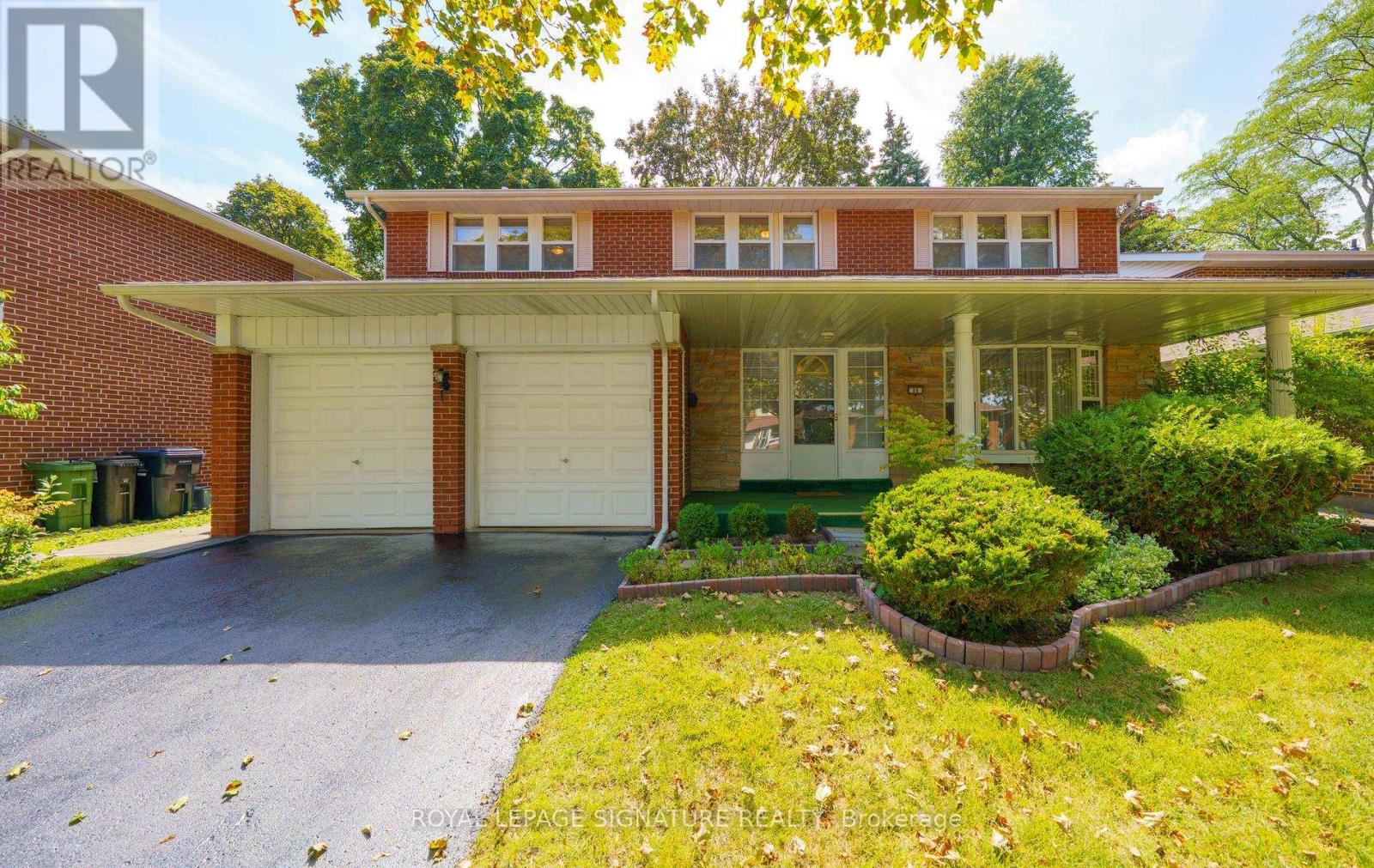 86 DUNMURRAY BOULEVARD, Toronto, Ontario