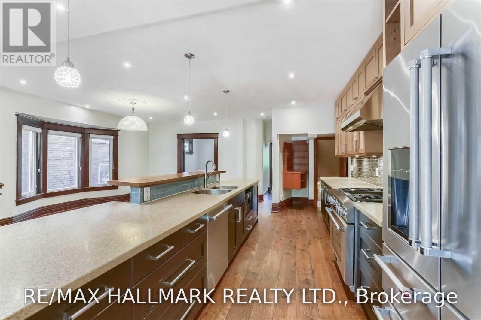 59 Hambly Avenue, Toronto, Ontario  M4E 2R5 - Photo 11 - E13716812