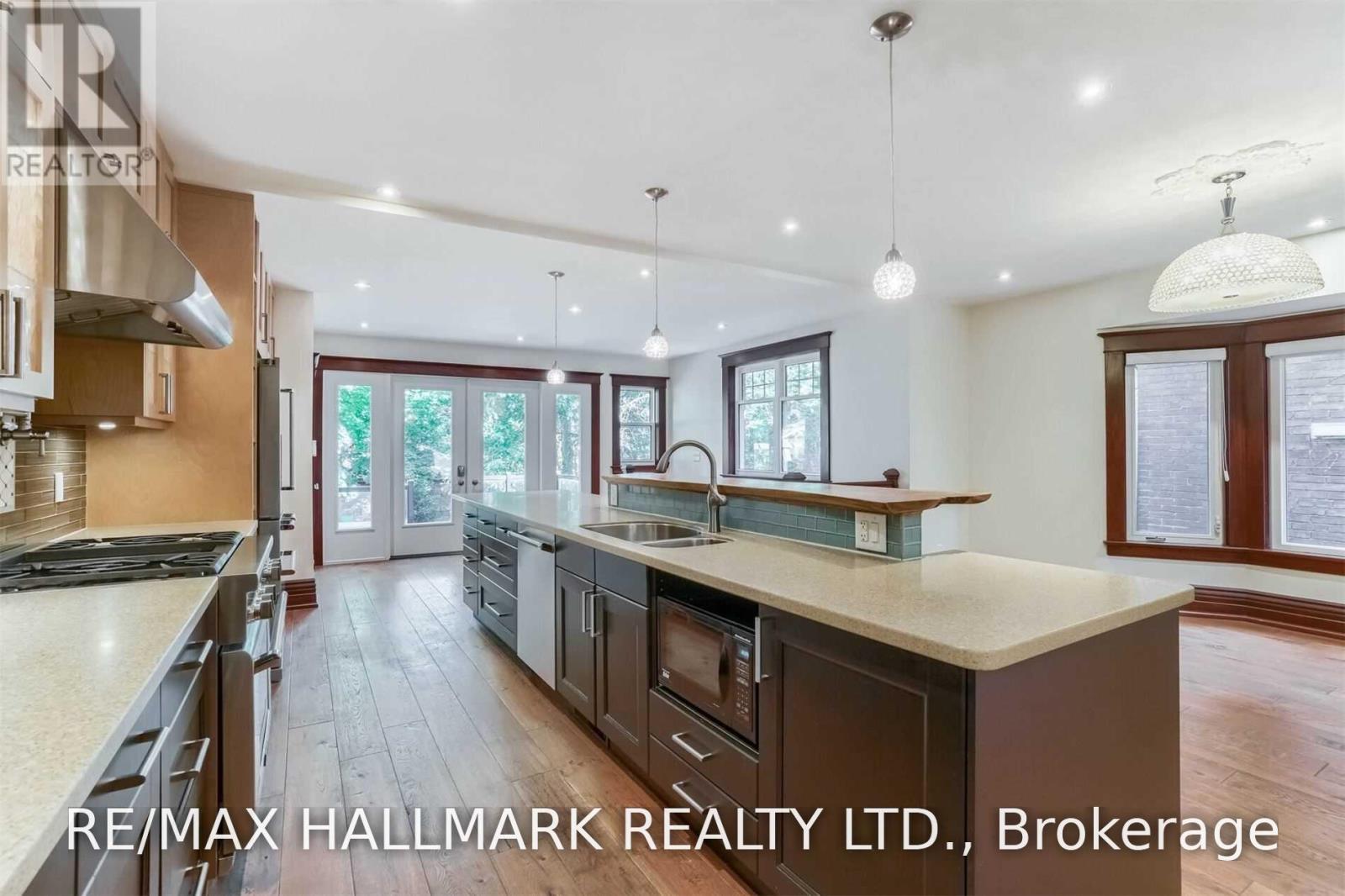 59 Hambly Avenue, Toronto, Ontario  M4E 2R5 - Photo 13 - E13716812