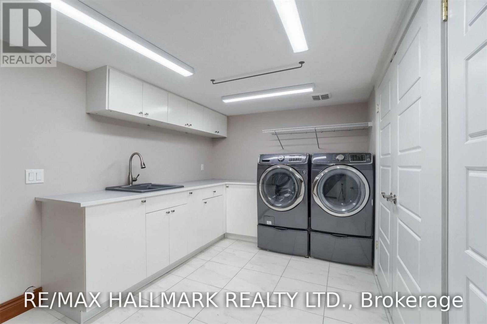 59 Hambly Avenue, Toronto, Ontario  M4E 2R5 - Photo 36 - E13716812