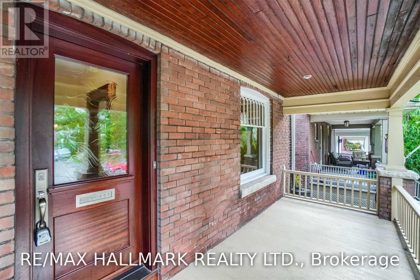 59 Hambly Avenue, Toronto, Ontario  M4E 2R5 - Photo 4 - E13716812