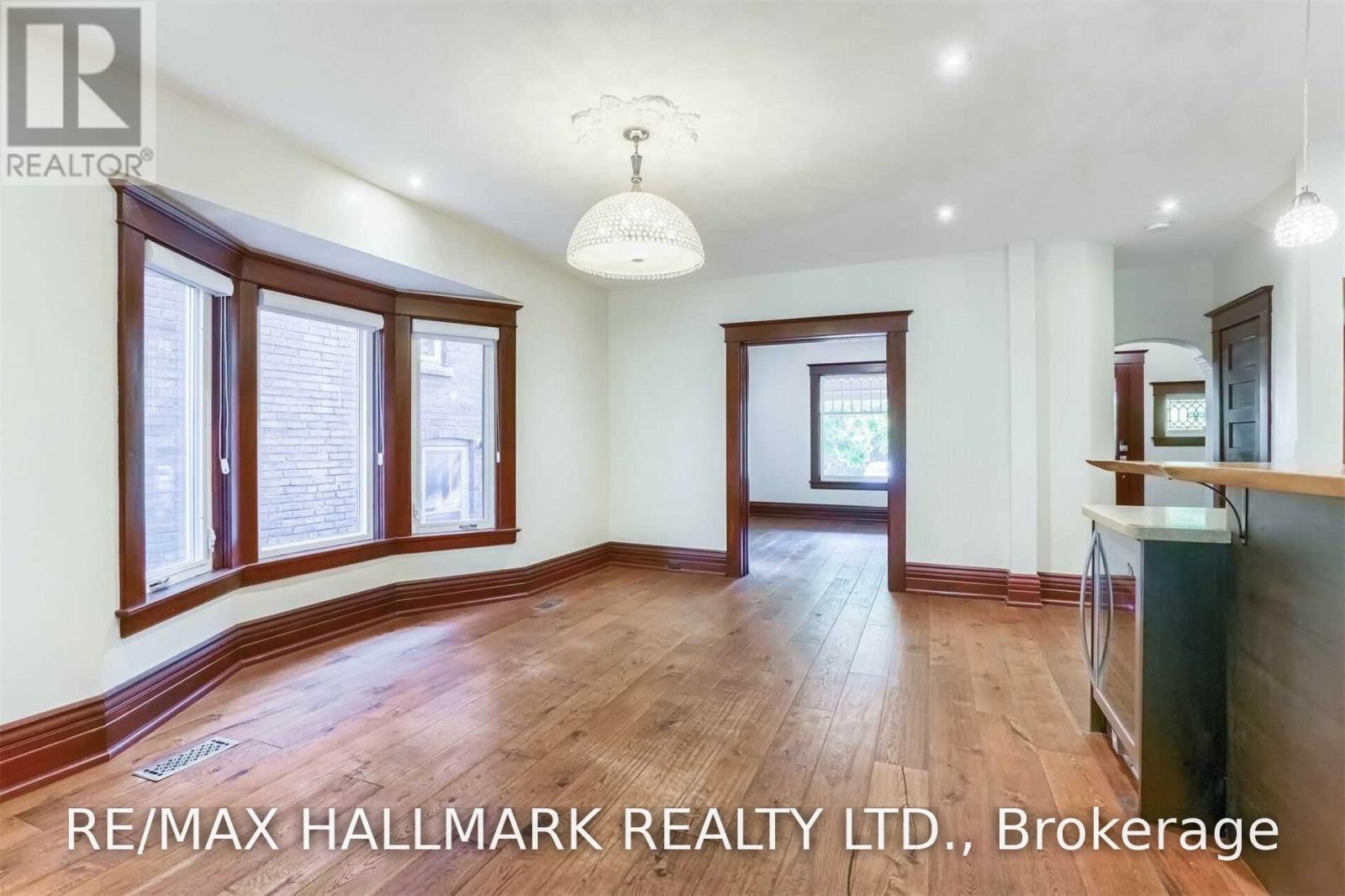 59 Hambly Avenue, Toronto, Ontario  M4E 2R5 - Photo 9 - E13716812