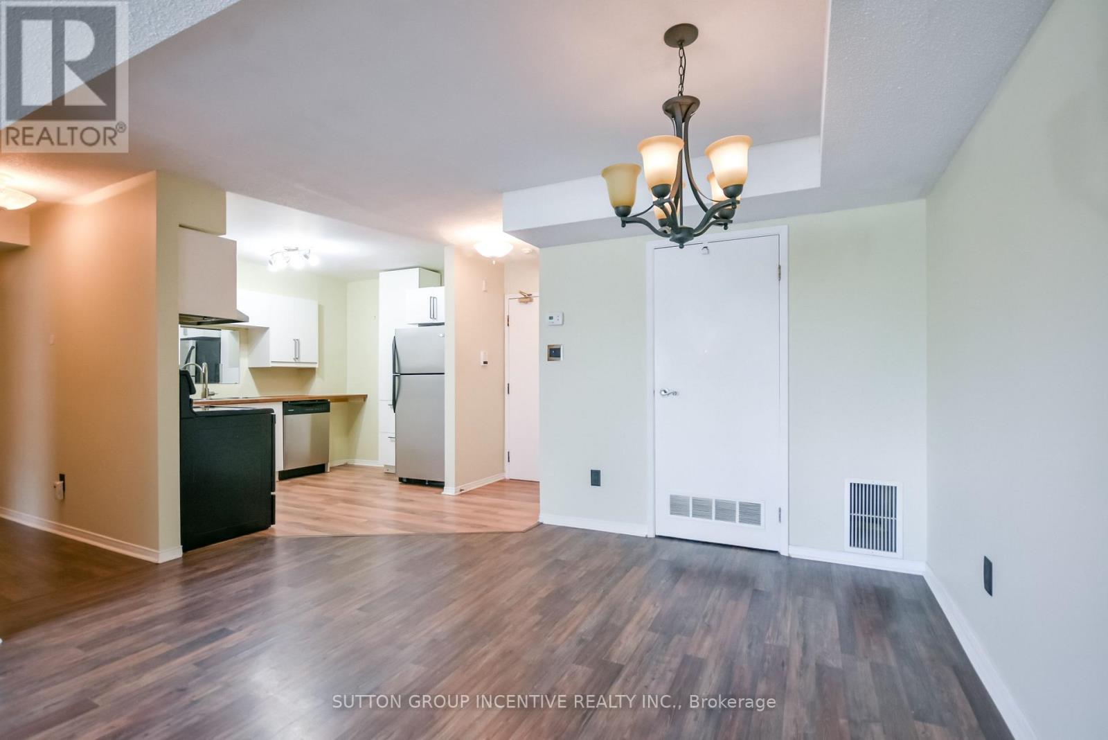 B05 - 126 Bell Farm Road, Barrie, Ontario  L4M 6J3 - Photo 14 - S13716784