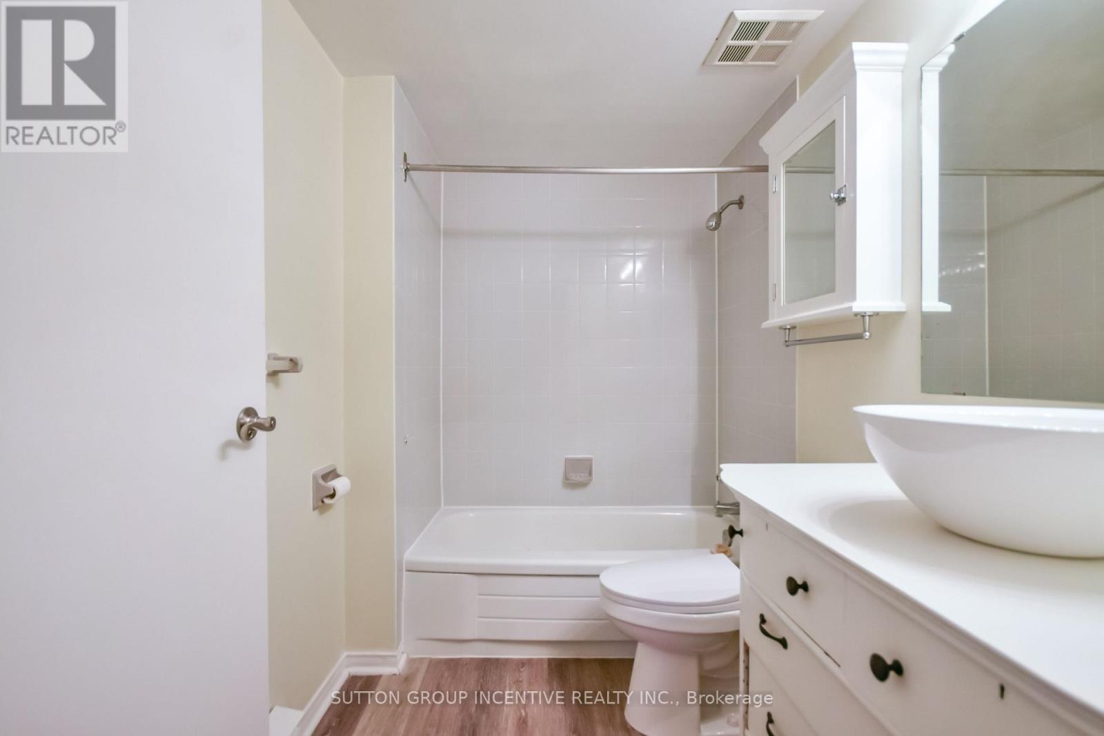 B05 - 126 Bell Farm Road, Barrie, Ontario  L4M 6J3 - Photo 32 - S13716784