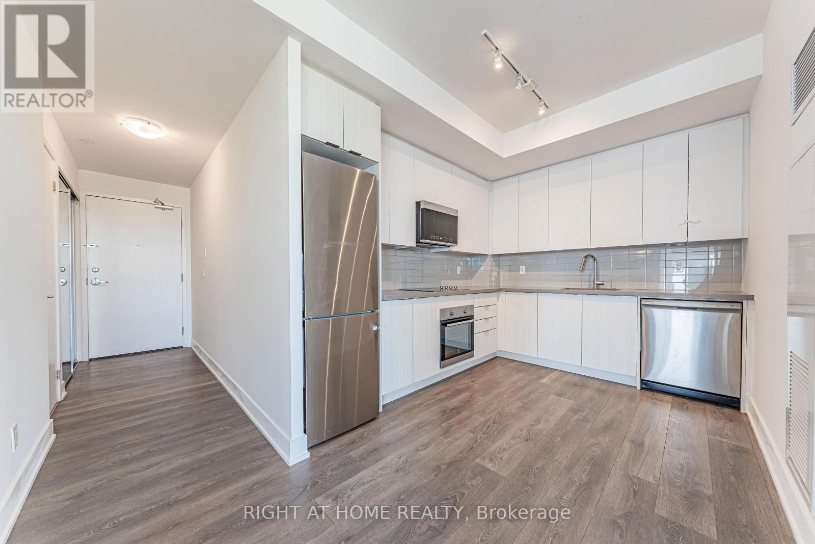 1208 - 297 Oak Walk Drive, Oakville, Ontario  L6H 3R6 - Photo 5 - W13716728