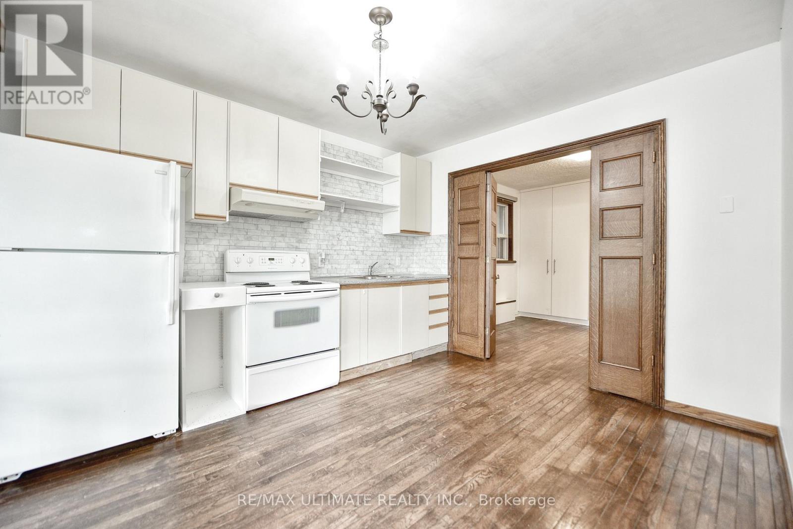Main Floor - 8 Corby Avenue, Toronto, Ontario  M6E 1V1 - Photo 10 - W13716772