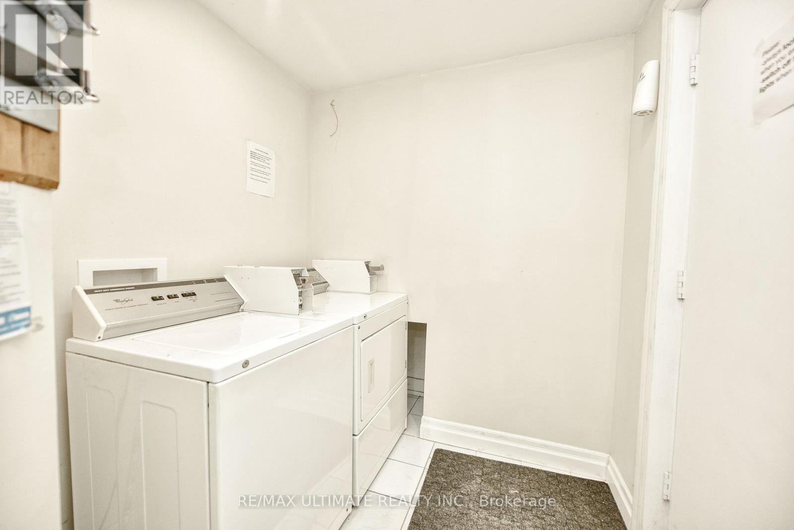 Main Floor - 8 Corby Avenue, Toronto, Ontario  M6E 1V1 - Photo 14 - W13716772