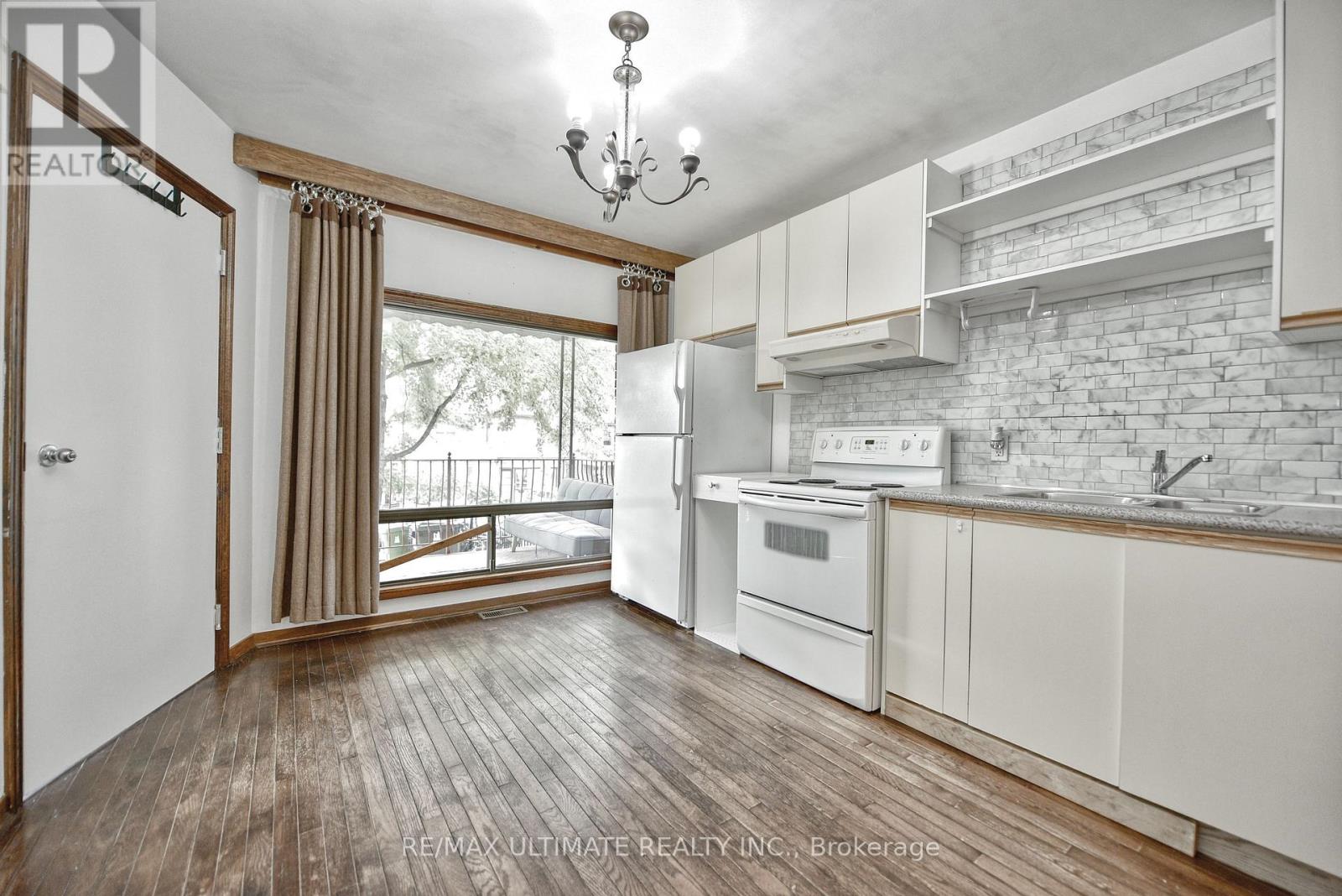 Main Floor - 8 Corby Avenue, Toronto, Ontario  M6E 1V1 - Photo 9 - W13716772