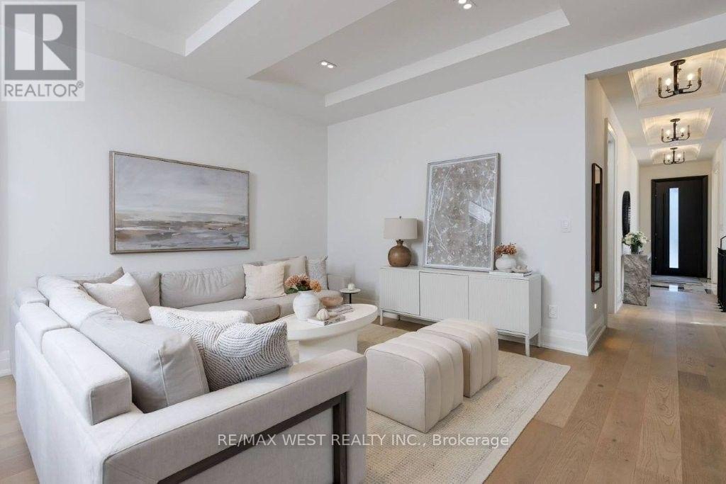 64 Thompson Avenue, Toronto, Ontario  M8Z 3T4 - Photo 12 - W13716780