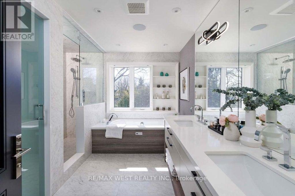 64 Thompson Avenue, Toronto, Ontario  M8Z 3T4 - Photo 27 - W13716780