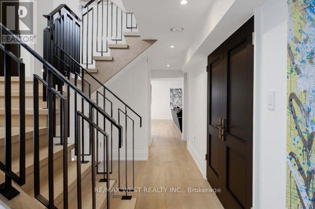 64 Thompson Avenue, Toronto, Ontario  M8Z 3T4 - Photo 34 - W13716780