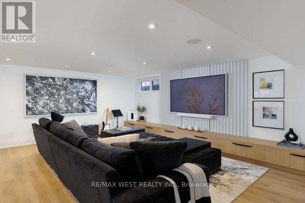 64 Thompson Avenue, Toronto, Ontario  M8Z 3T4 - Photo 37 - W13716780