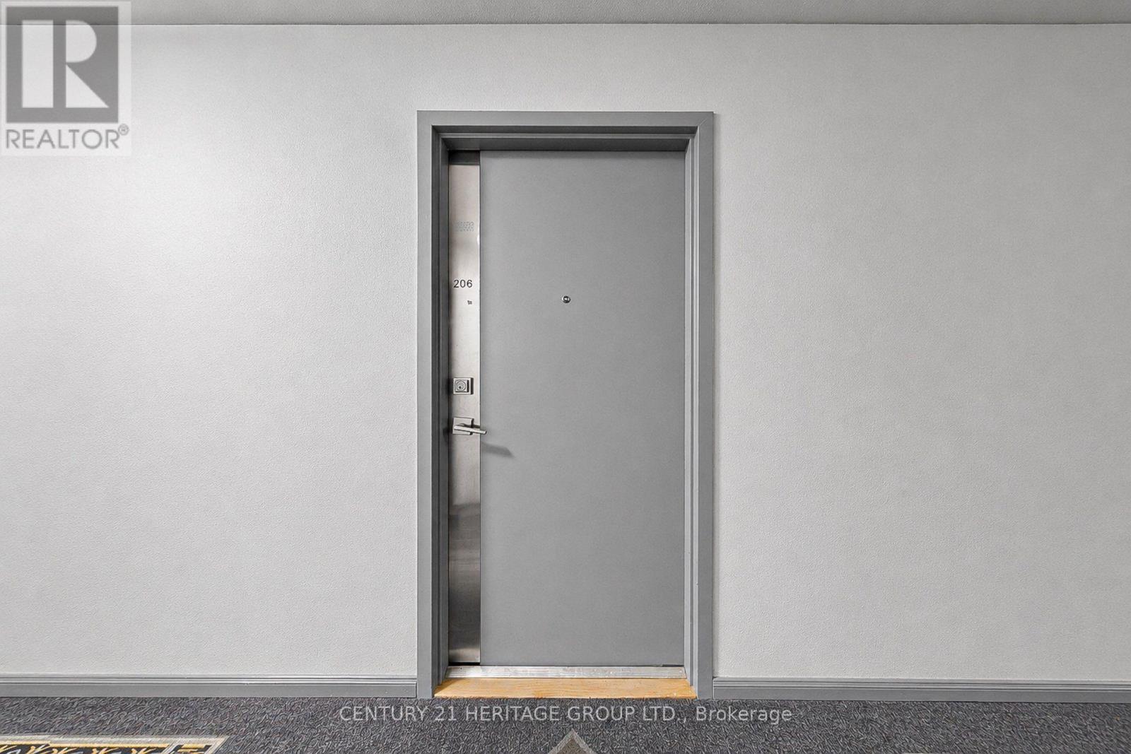 206 - 2835 Islington Avenue, Toronto, Ontario M9L 2K2 - Photo 2 - W13716800