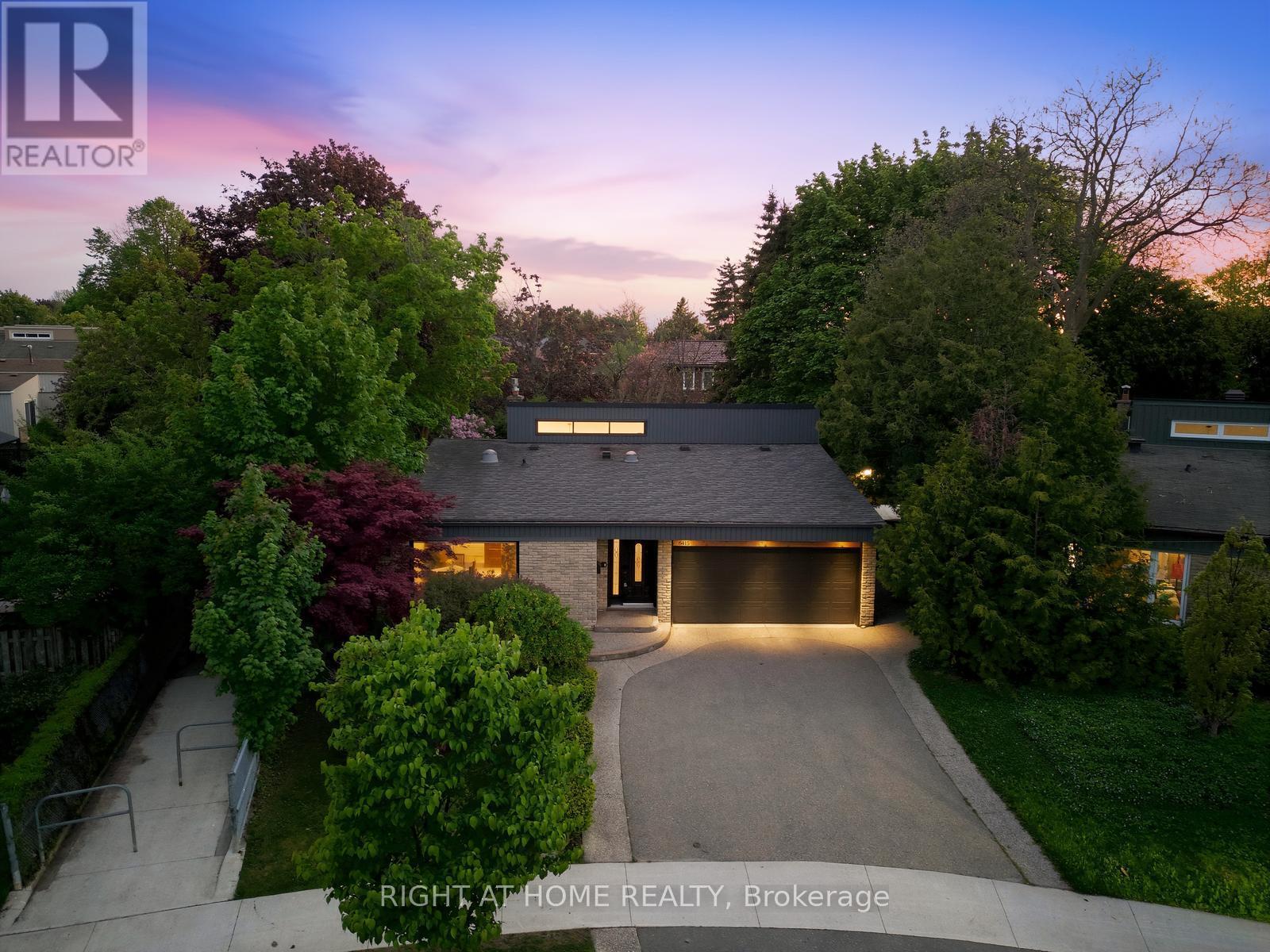 6415 DUNRAY COURT, Mississauga, Ontario