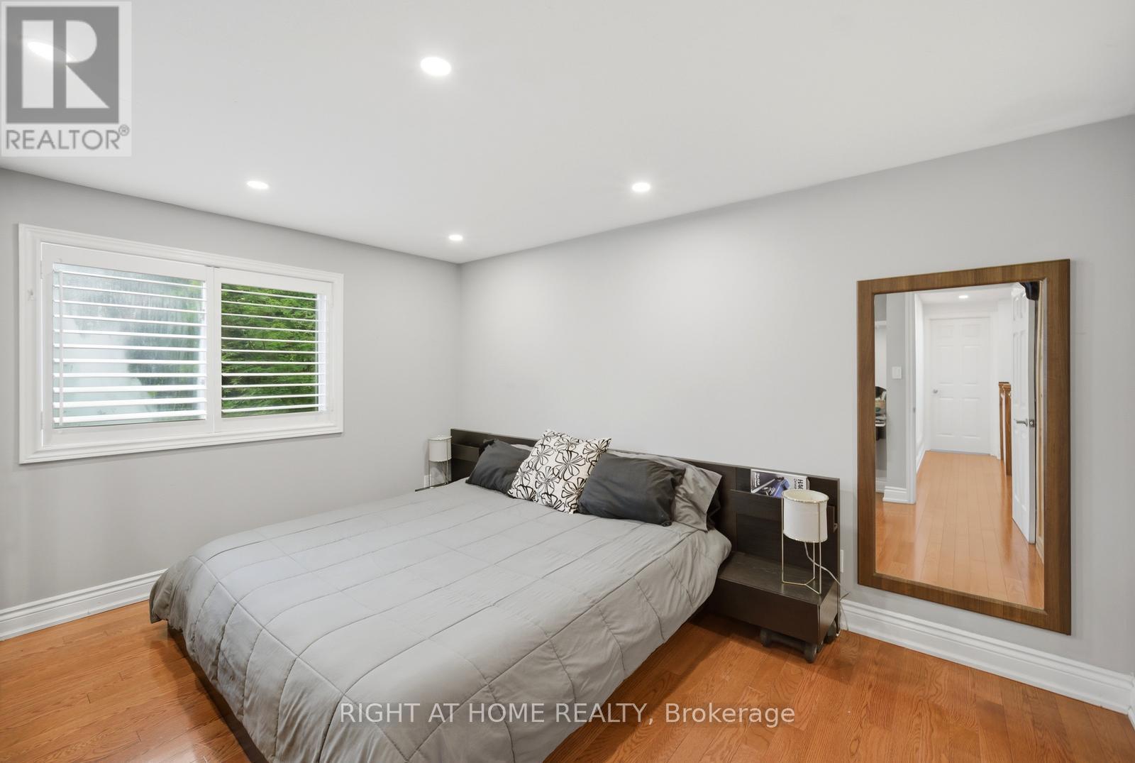 6415 Dunray Court, Mississauga, Ontario  L5N 1E7 - Photo 22 - W13716832