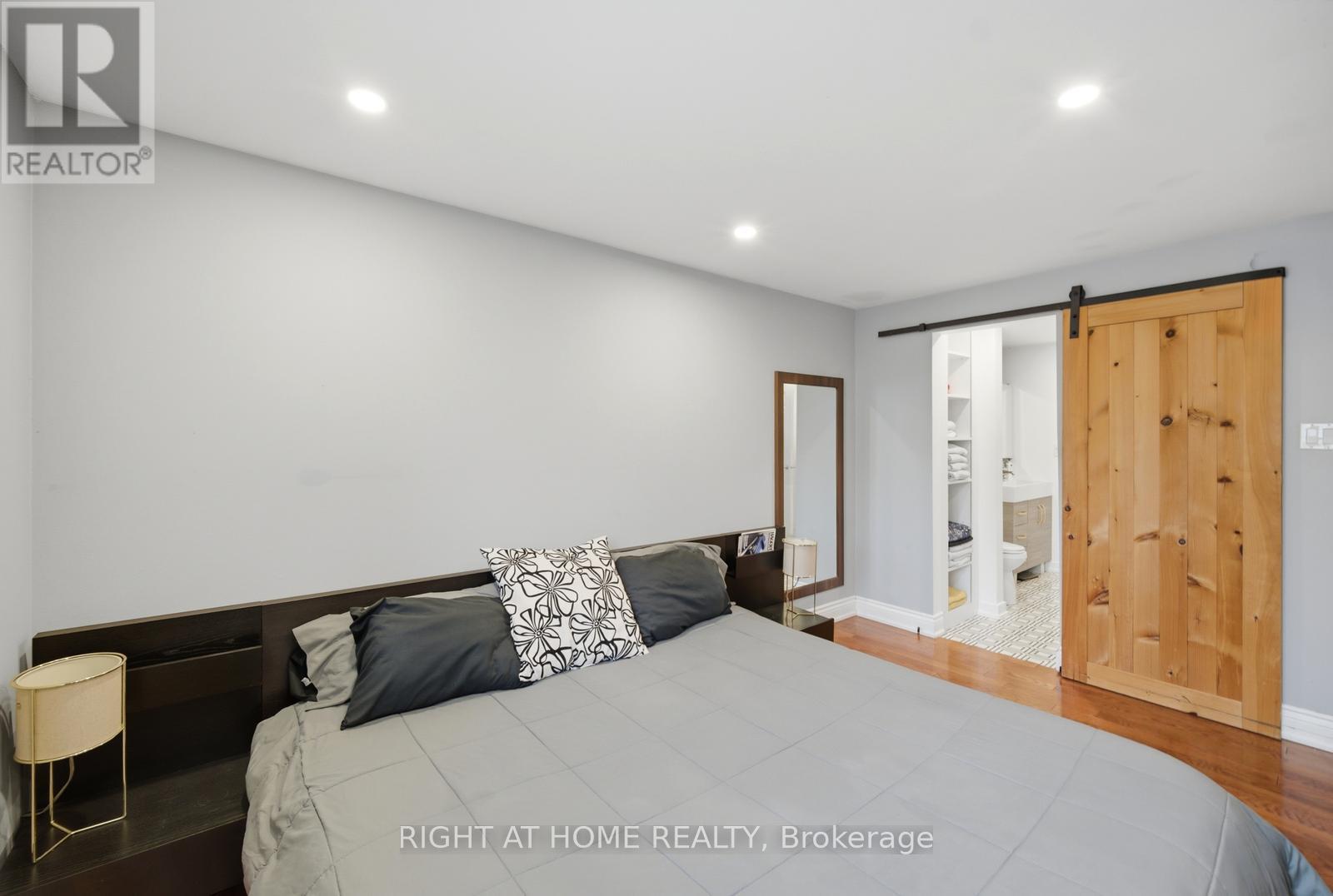 6415 Dunray Court, Mississauga, Ontario  L5N 1E7 - Photo 23 - W13716832