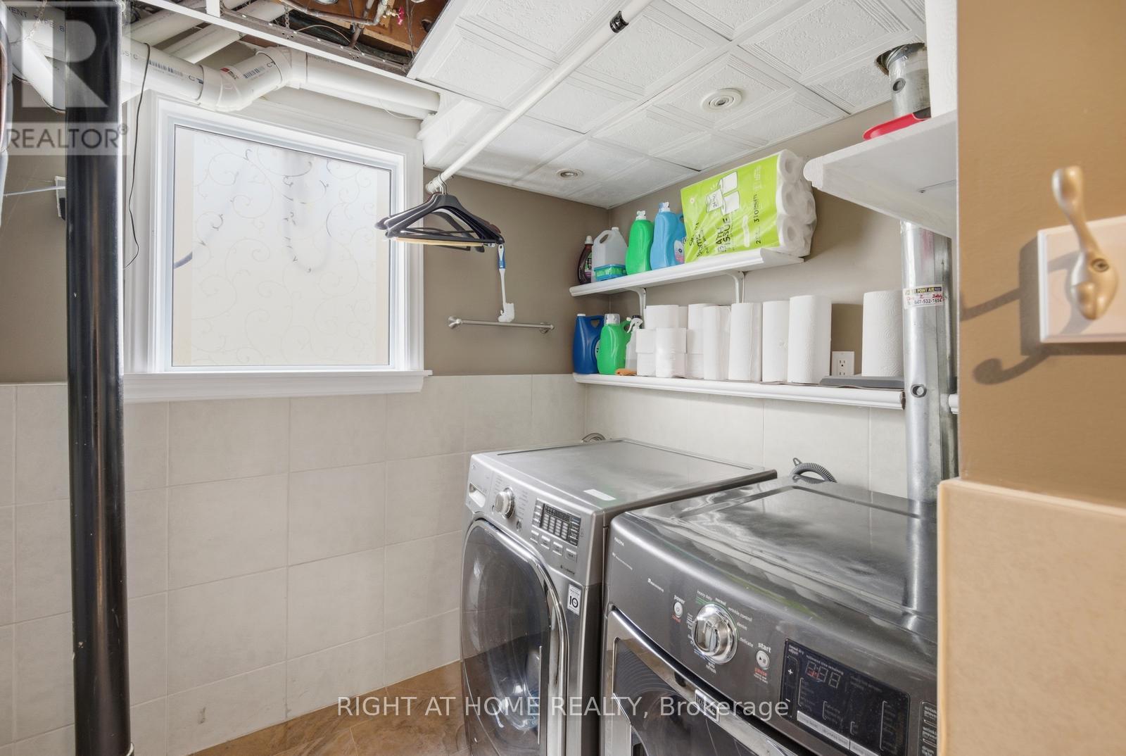 6415 Dunray Court, Mississauga, Ontario  L5N 1E7 - Photo 38 - W13716832