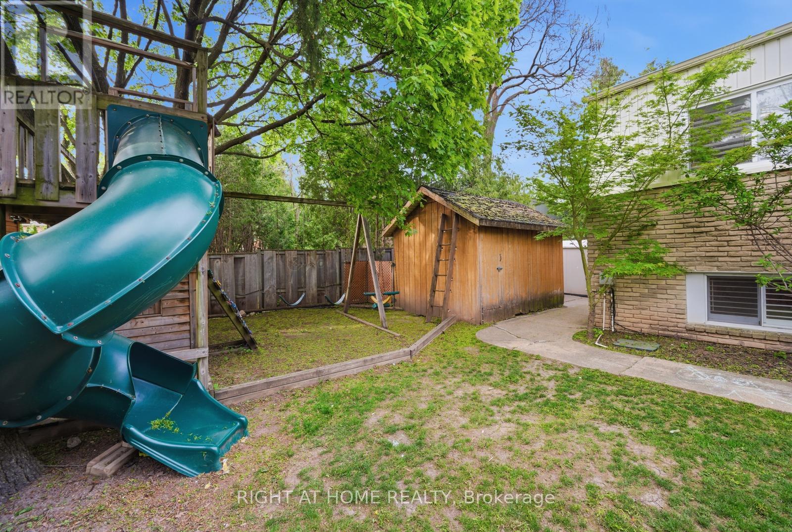 6415 Dunray Court, Mississauga, Ontario  L5N 1E7 - Photo 41 - W13716832