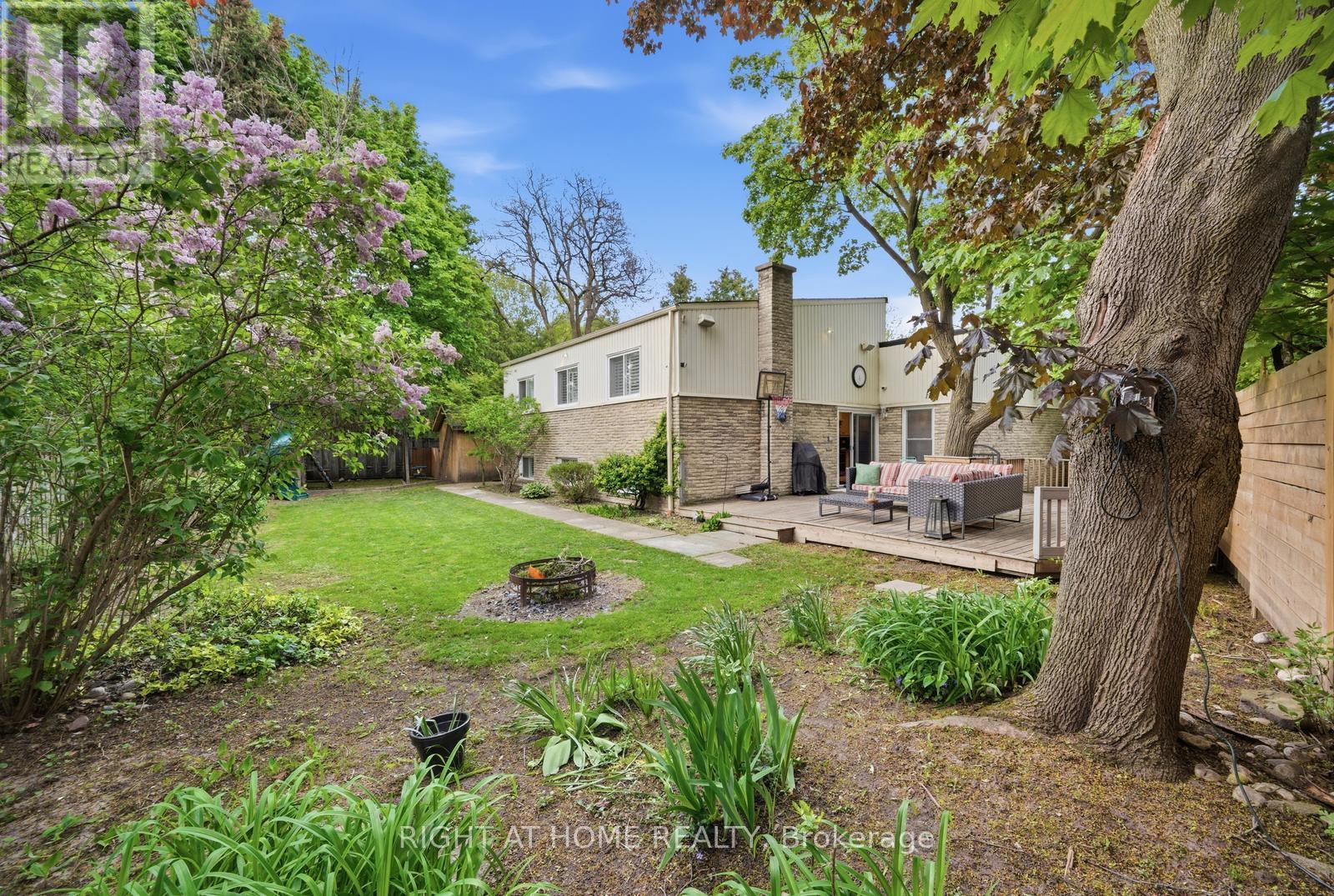 6415 Dunray Court, Mississauga, Ontario  L5N 1E7 - Photo 44 - W13716832
