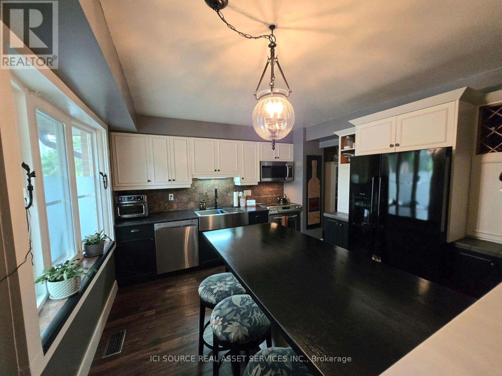 1730 Attawandaron Road, London North, Ontario  N6G 3N1 - Photo 3 - X13716828