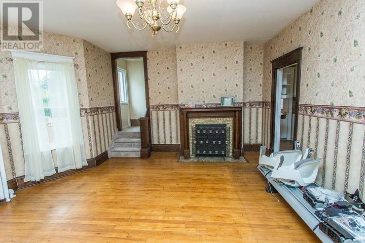 11 The Crescent, Sault Ste. Marie, Ontario  P6B 2Y1 - Photo 4 - SM262319