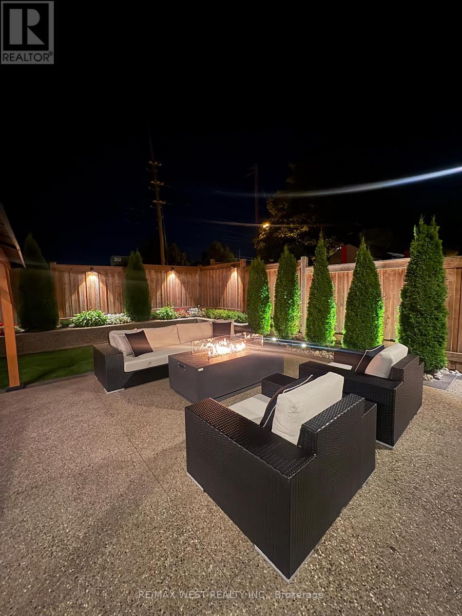 4 Gray Park, Caledon, Ontario  L7E 2N3 - Photo 34 - W13713552