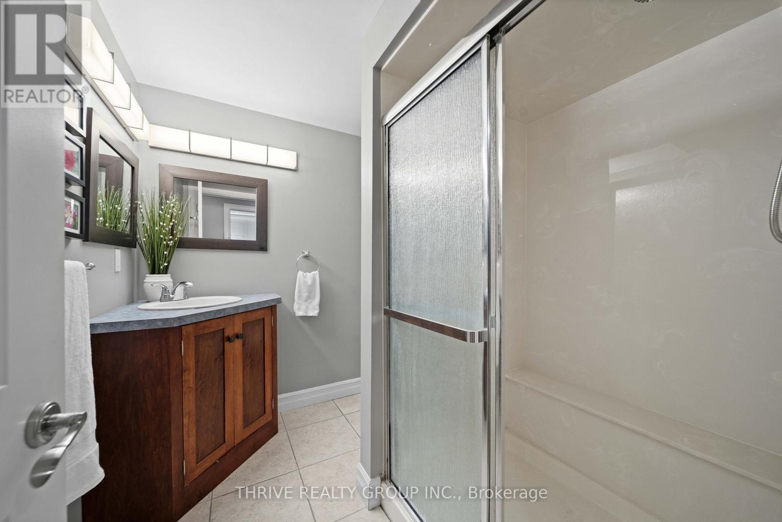 944 Collins Drive, London South, Ontario  N6K 4X6 - Photo 43 - X13716846