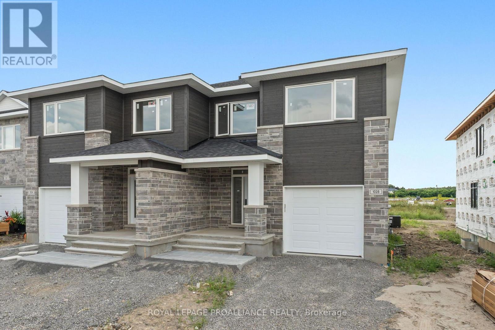 1028 Moore Street — photo 3