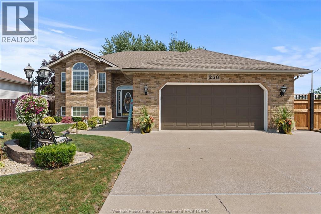 256 Ashwood, Lakeshore, Ontario  N8L 1E7 - Photo 2 - 26020923