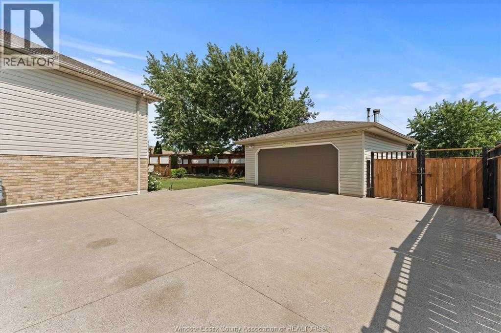 256 Ashwood, Lakeshore, Ontario  N8L 1E7 - Photo 41 - 26020923