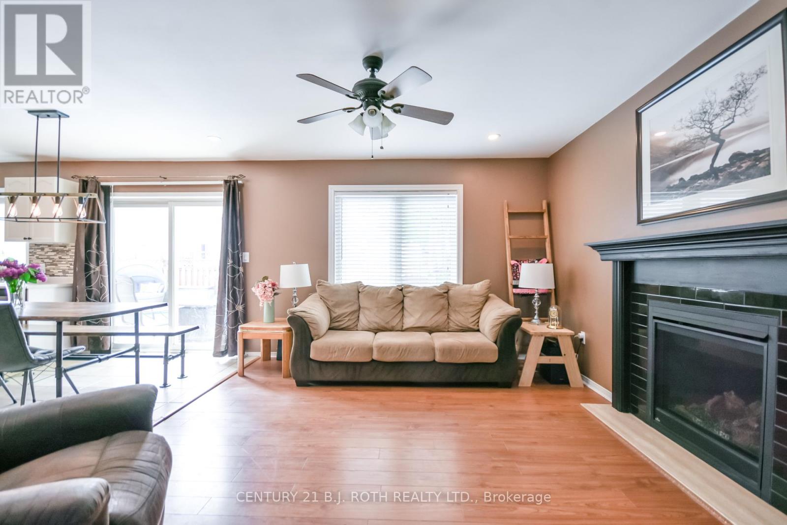 42 Farmstead Crescent, Barrie (Holly), Ontario  L4N 8S1 - Photo 11 - S13716836