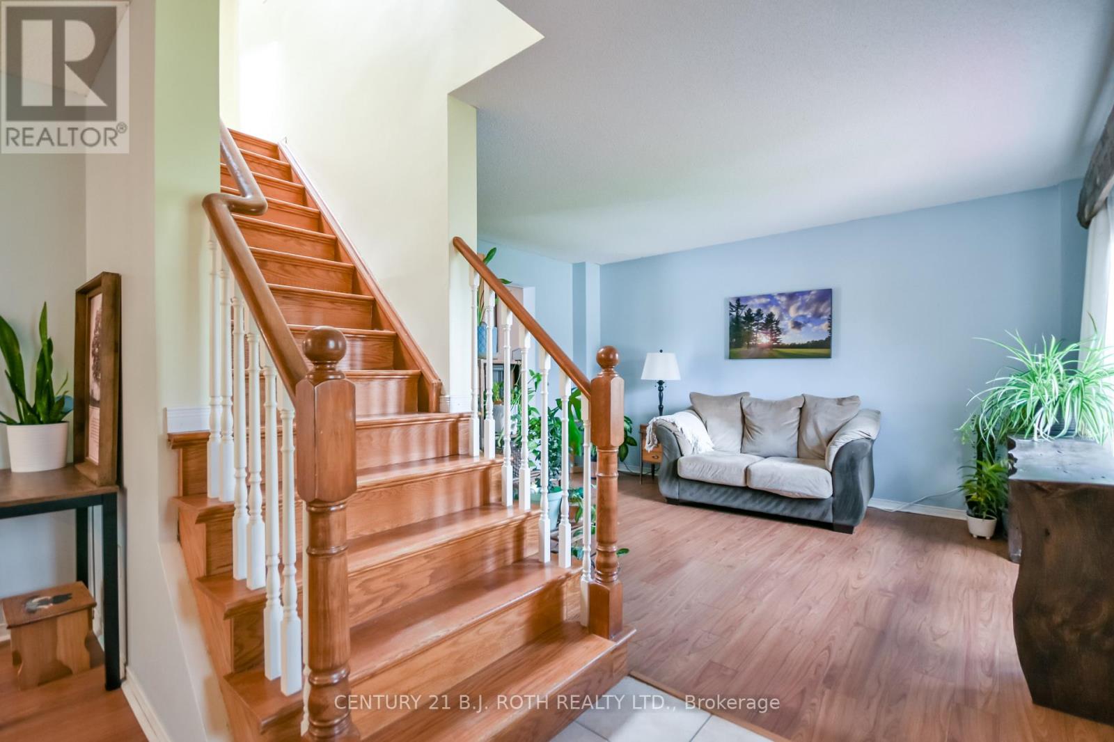 42 Farmstead Crescent, Barrie (Holly), Ontario  L4N 8S1 - Photo 14 - S13716836