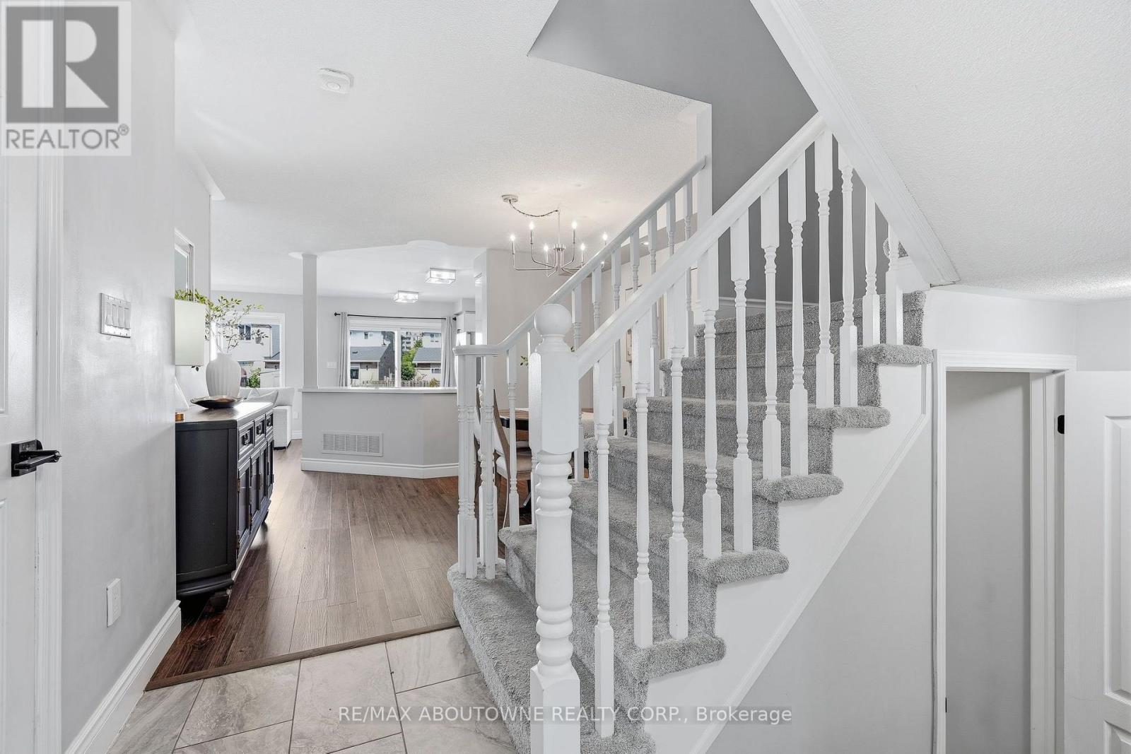 2469 Springforest Drive, Oakville, Ontario L6M 0A2 - Photo 19 - W13716872