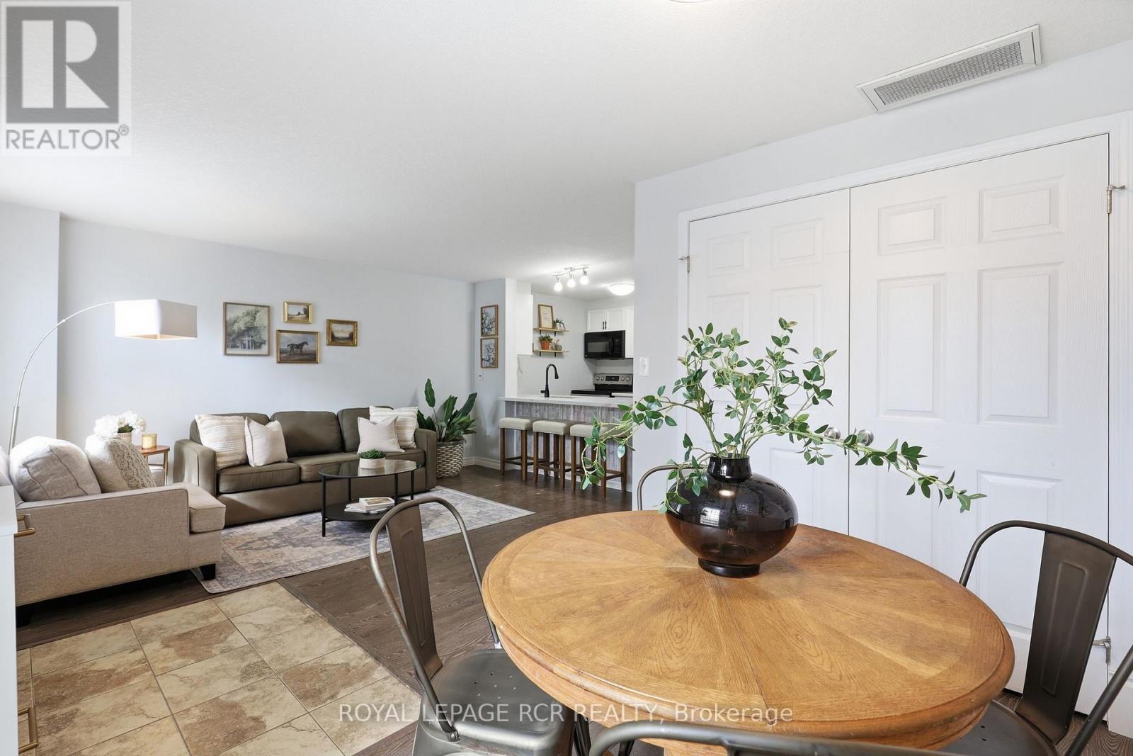 25 - 35 Mountford Drive, Guelph, Ontario  N1E 0G6 - Photo 5 - X13716896