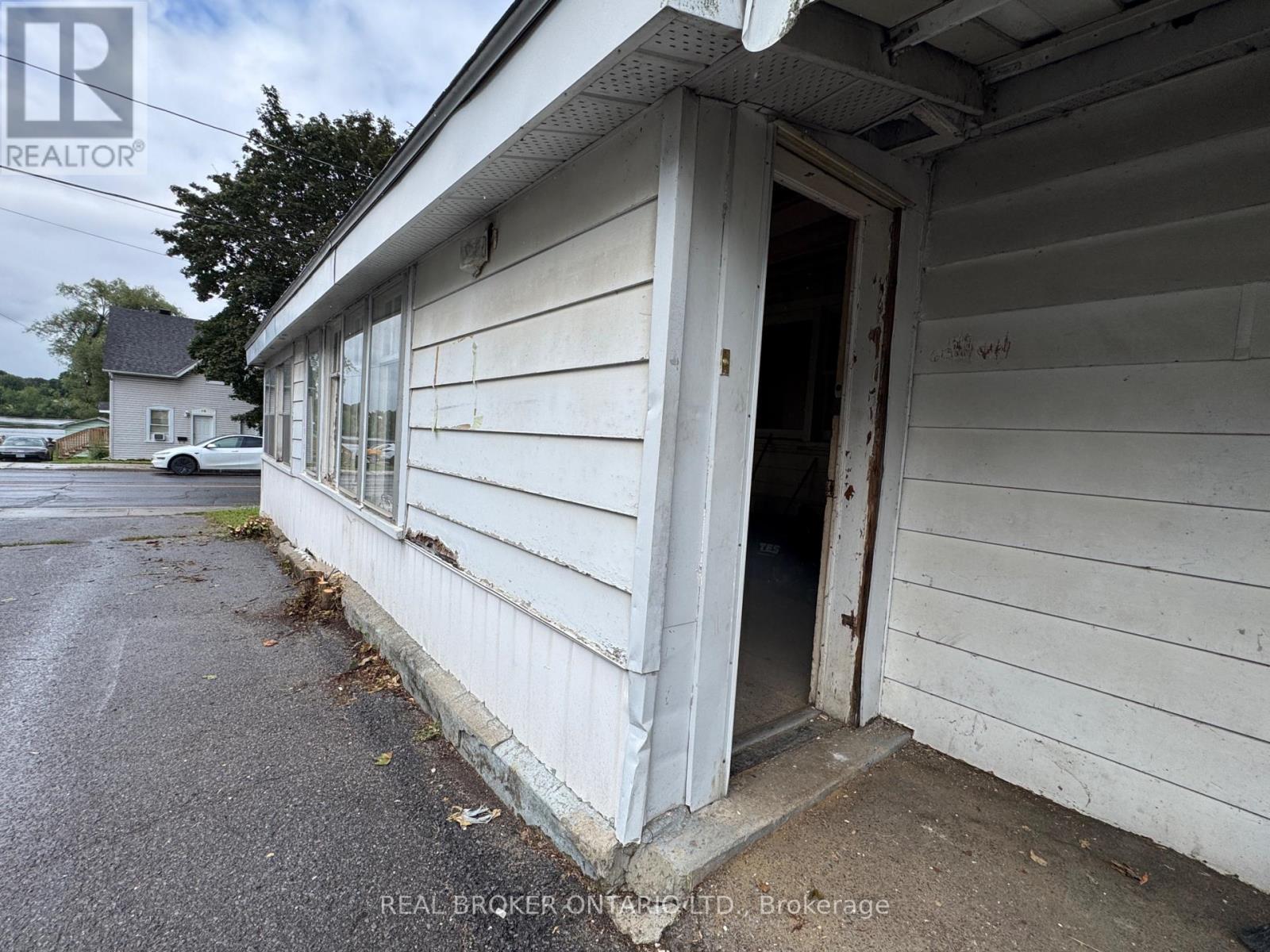 89 Queen Street, Smiths Falls, Ontario  K7A 3N5 - Photo 5 - X13716944