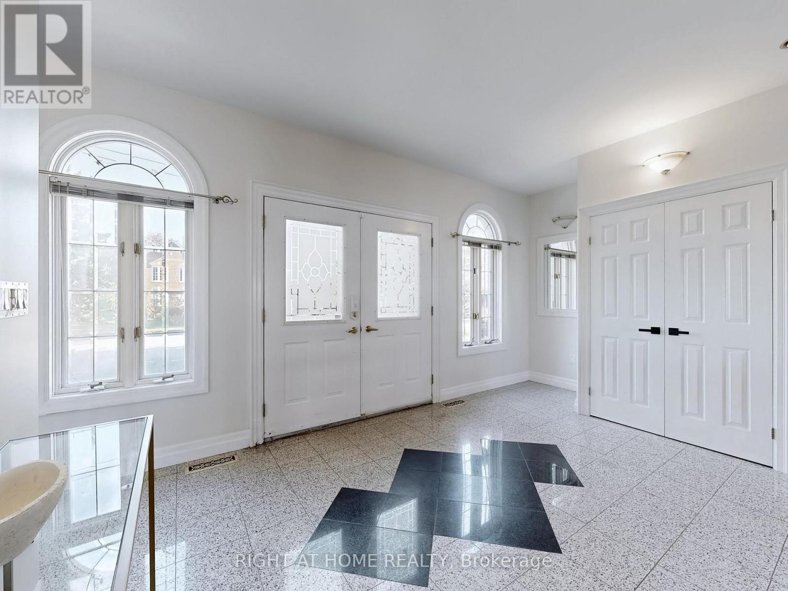 26 Ontoro Boulevard, Ajax, Ontario  L1Z 1X6 - Photo 8 - E13716912