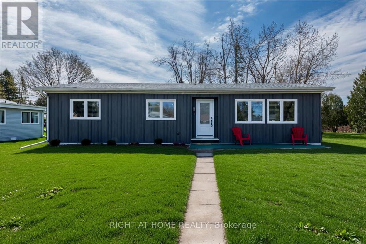 1 South Boulevard, Innisfil, Ontario  L9S 1L7 - Photo 1 - N13716926