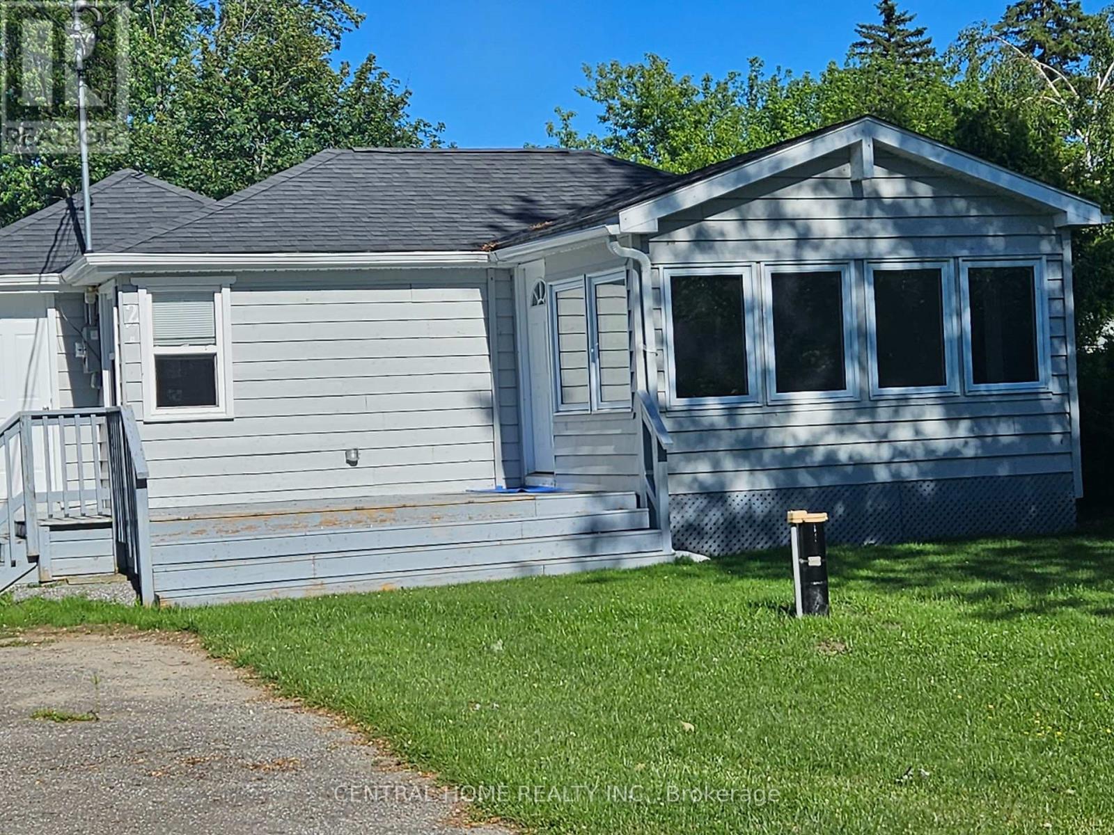 27 Blue Heron Drive — photo 1
