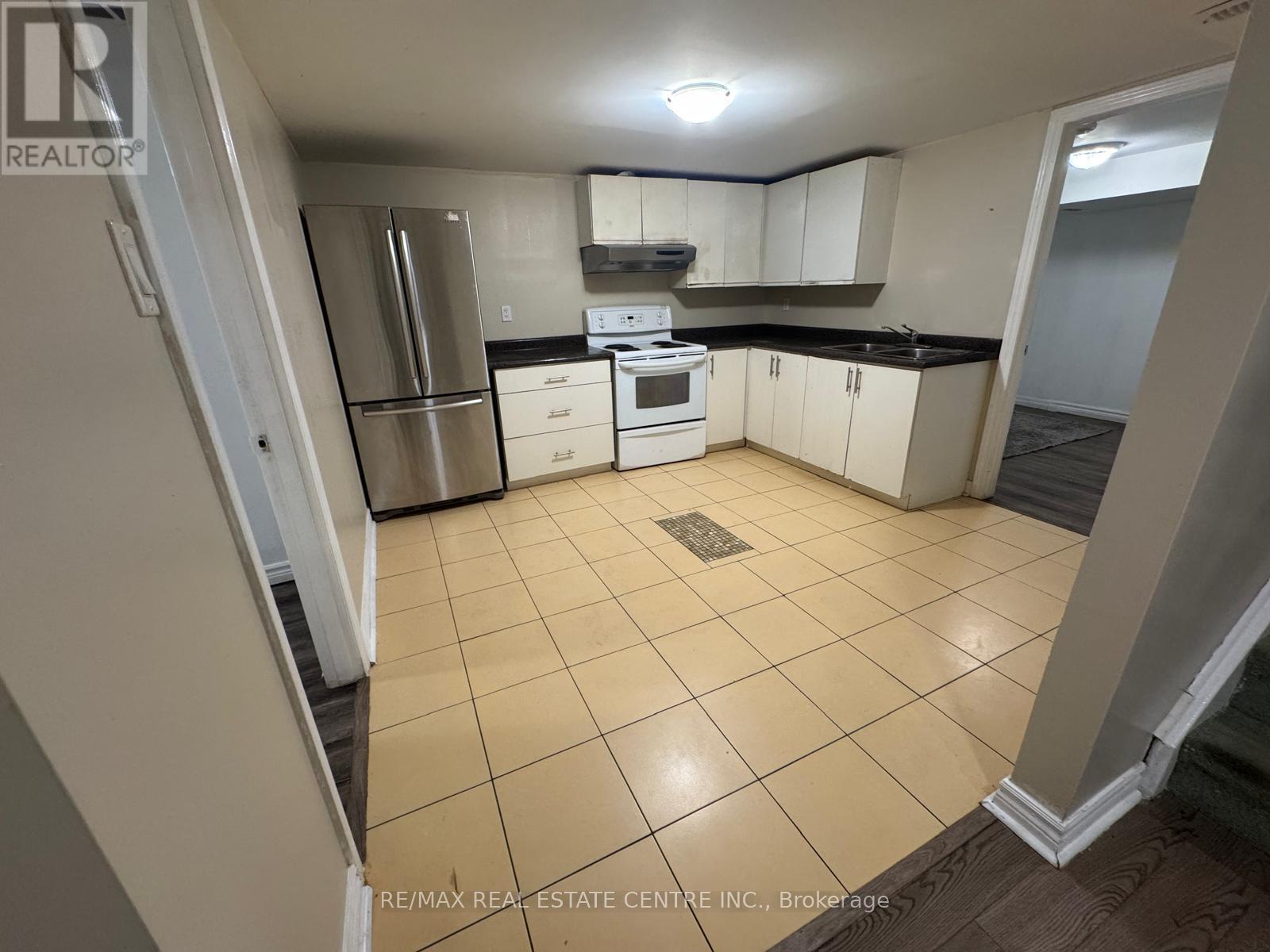 Basement - 546 Laurier Crescent, Pickering, Ontario  L1V 4P9 - Photo 9 - E13704902